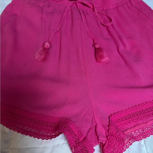 Hudson Gray Off the Shoulder Bell Sleeve Crop Top and Lace Shorts 2 Piece Set - Picture 5 of 10